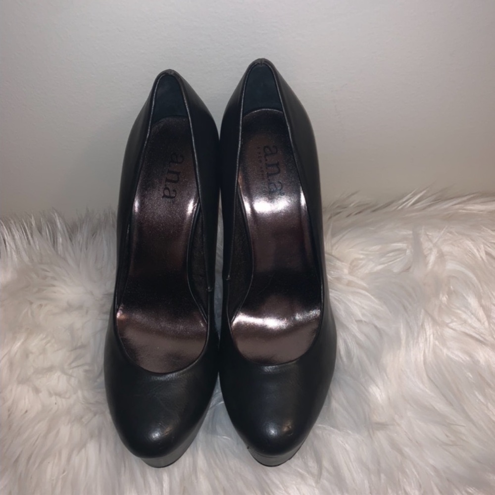 NEW A.N.A platform heels